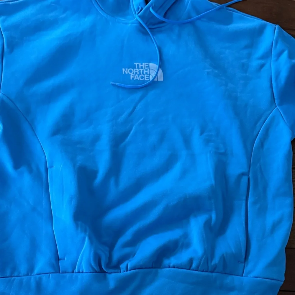 The North Face Bright Blue Hoodie NWT | Women’s Outdoor Sweatshirt Pullover